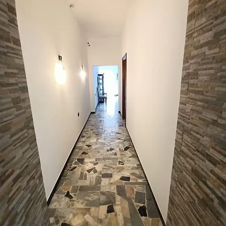 Dom wakacyjny Gambella House